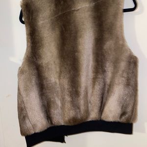 Club Monaco vest